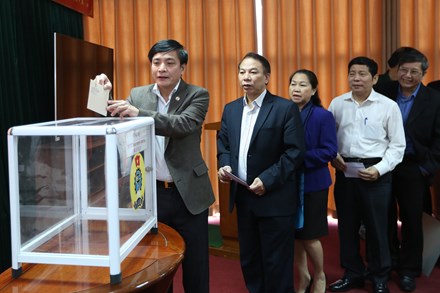 Chủ tịch Tổng LĐLĐVN kêu gọi ủng hộ đồng bào lũ lụt miền Trung