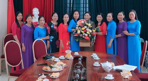 Công đoàn huyện Yên Mỹ nhiều hoạt động chào mừng ngày thành lập hội Phụ nữ Việt Nam.