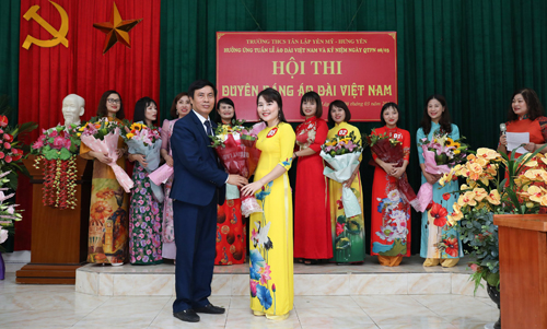Yên Mỹ: Bàn giao các CĐCS thuộc Công đoàn Giáo dục huyện về Liên đoàn lao động huyện. 