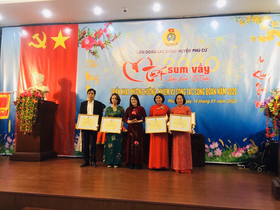 Liên đoàn Lao huyện Phù Cừ tổ chức “Tết sum vầy – Mừng xuân, ơn Đảng" năm 2020
