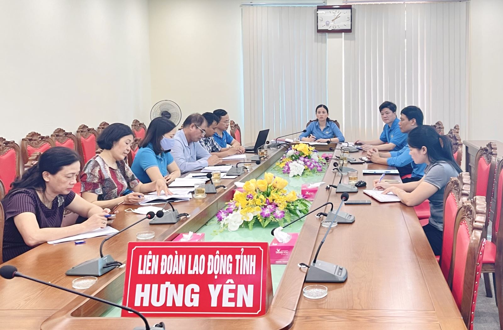 Tổng LĐLĐ Việt Nam tổ chức  Hội nghị trực tuyến về tình hình giảm giờ làm, chấm dứt hợp đồng lao động đối với người lao động