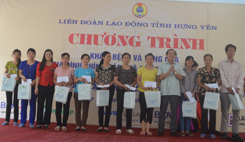 LĐLĐ tỉnh tổ chức nhiều hoạt động hướng về  ngày Thương binh liệt sỹ (27/7) và thành lập công đoàn (28/7).