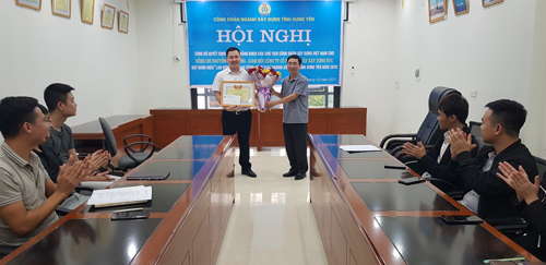  Công đoàn ngành Xây dựng trao Bằng khen cho đoàn viên tiêu biểu “Lao động giỏi, lao động sáng tạo” ngành Xây dựng năm 2020.