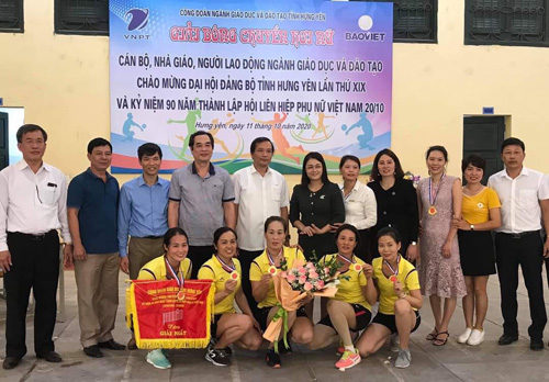 Công đoàn Giáo dục tổ chức giải Bóng chuyền hơi - nữ cán bộ nhà giáo – năm 2020.