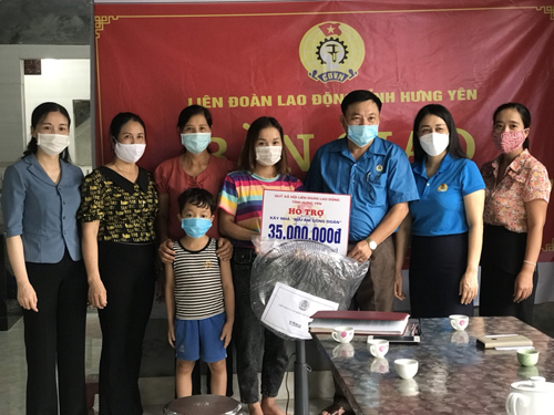 Liên đoàn Lao động tỉnh: Bàn giao nhà “Mái ấm công đoàn” cho đoàn viên có hoàn cảnh khó khăn
