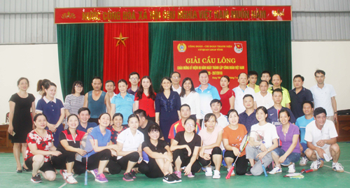 Công đoàn – Đoàn thanh niên Cơ quan LĐLĐ tỉnh: Tổ chức giải cầu lông chào mừng 89 năm thành lập Công đoàn Việt Nam (28/7/1929 – 28/7/2018)