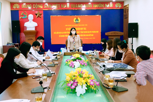 Liên đoàn Lao động tỉnh ký kết thỏa thuận hợp tác với công tác TNHH thương mại NTB PHARMA NEW về chương trình phúc lợi cho đoàn viên công đoàn