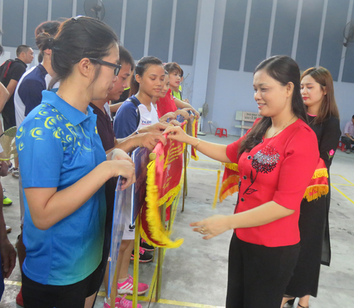 Công đoàn các Khu công nghiệp tổ chức Giải cầu lông năm 2017