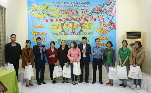 Công đoàn các Khu công nghiệp tổ chức “Vui tết đón xuân Kỷ Hợi 2019 cùng gia đình đoàn viên công đoàn không về quê ăn Tết” 