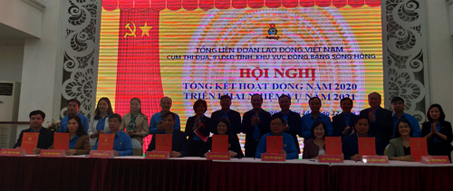 Tổng kêt cụm thi đua LĐLĐ 9 tỉnh đồng bằng sông Hồng