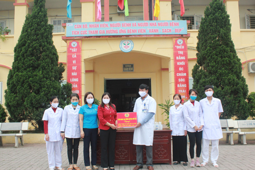 Liên đoàn lao động huyện Phù Cừ vận động đoàn viên, công nhân lao động, các doanh nghiệp ủng hộ phòng, chống dịch Covid - 19 . 
