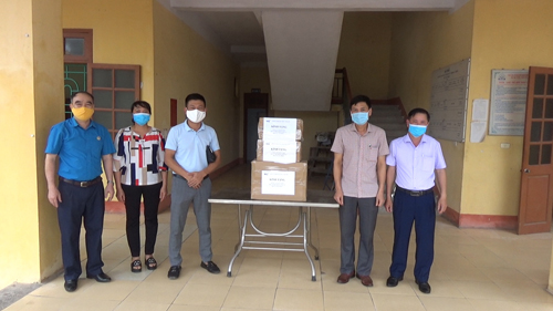 Liên đoàn Lao động huyện Khoái Châu tích cực với công tác bầu cử và phòng chống dịch covid – 19.