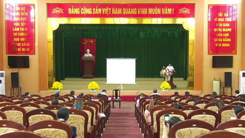 LĐLĐ huyện Yên Mỹ tuyên truyền Luật BHXH, BHYT, Bảo hiểm thất nghiệp và triển khai học tập Nghị quyết Đại hội Đảng các cấp.