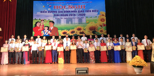 Công đoàn ngành Giáo dục và đào tạo tổ chức biểu dương gia đình nhà giáo tiêu biểu, giai đoạn 2016 - 2020.  