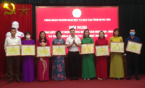 Công đoàn ngành giáo dục và đào tạo Hưng Yên tổ chức Hội nghị tổng kết công tác công đoàn năm học 2020 – 2021, triển khai phương hướng, nhiệm vụ năm học 2021 – 2022.