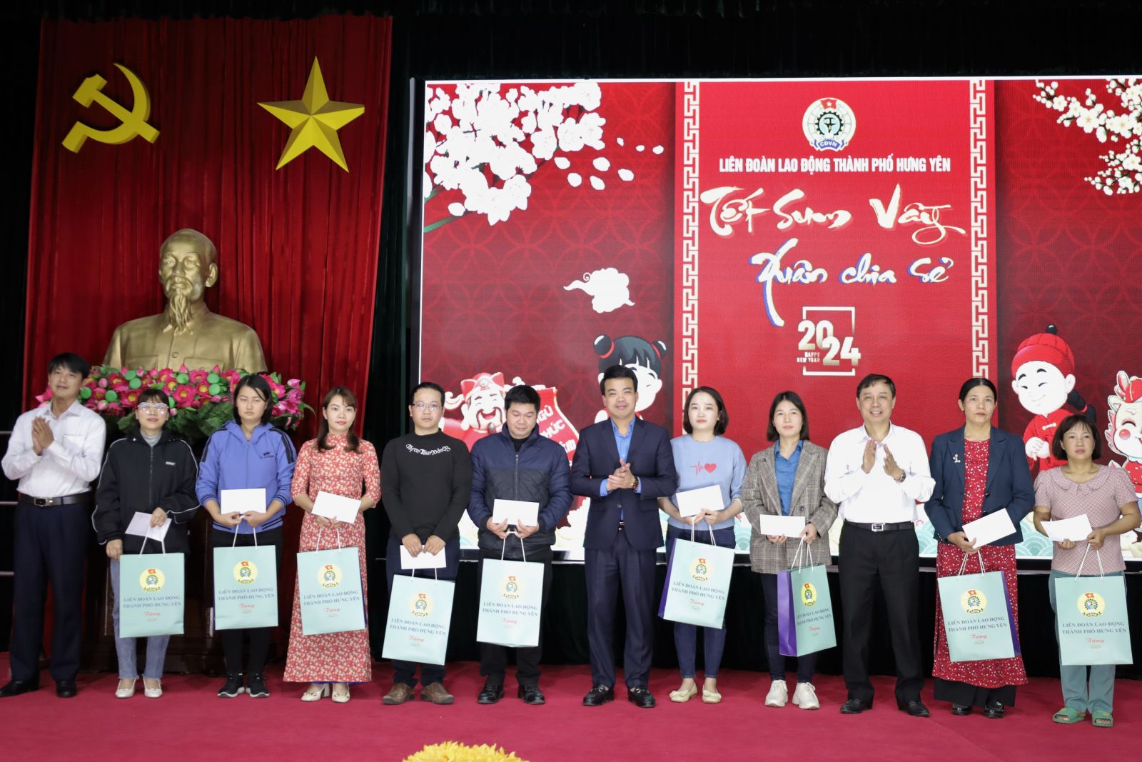 Công đoàn thành phố Hưng Yên tổng kết 10 năm triển khai Chương trình “Tết Sum vầy”