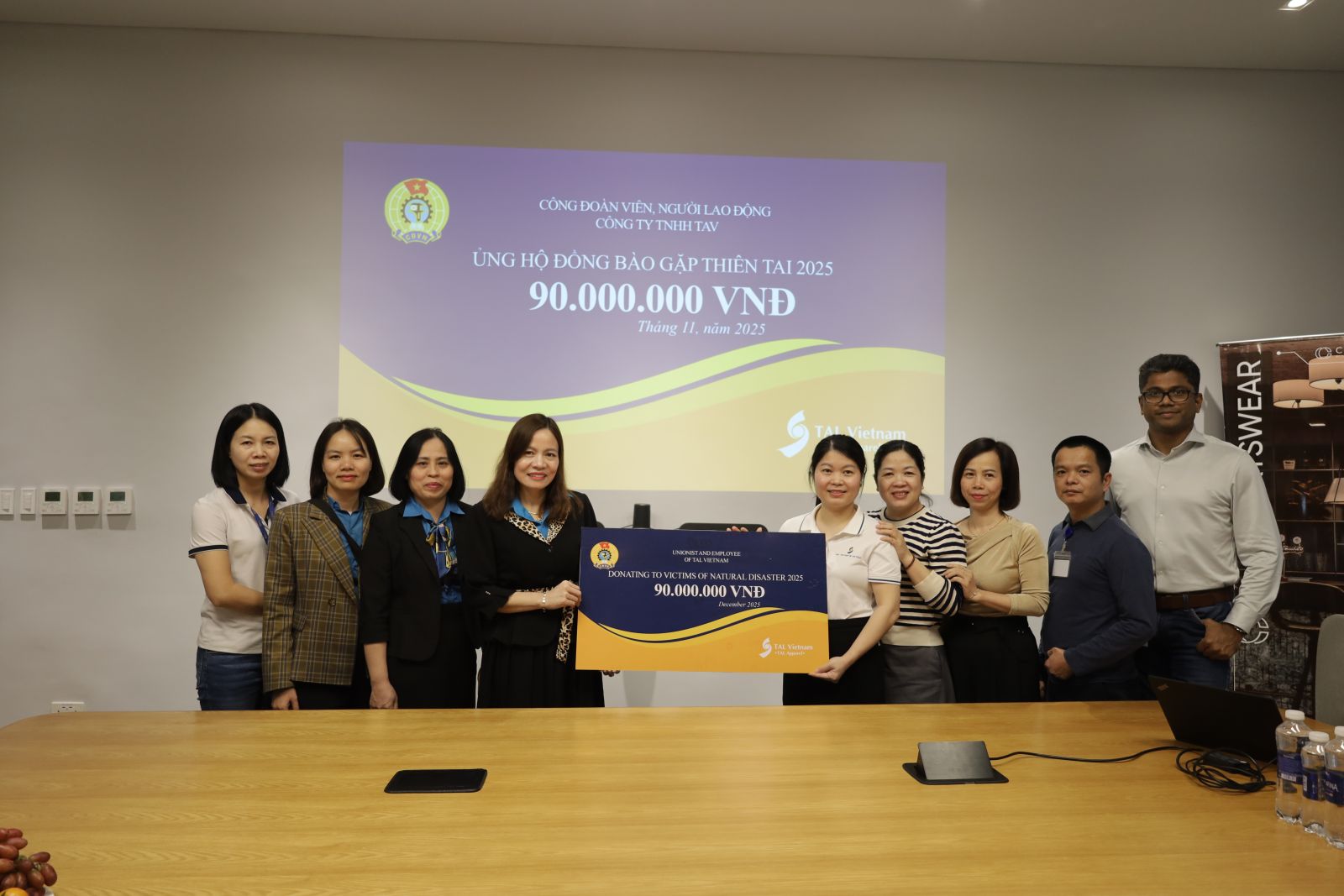 Ủng hộ đồng bào Miền Trung và Tây Nguyên bị thiệt hại do mưa lũ